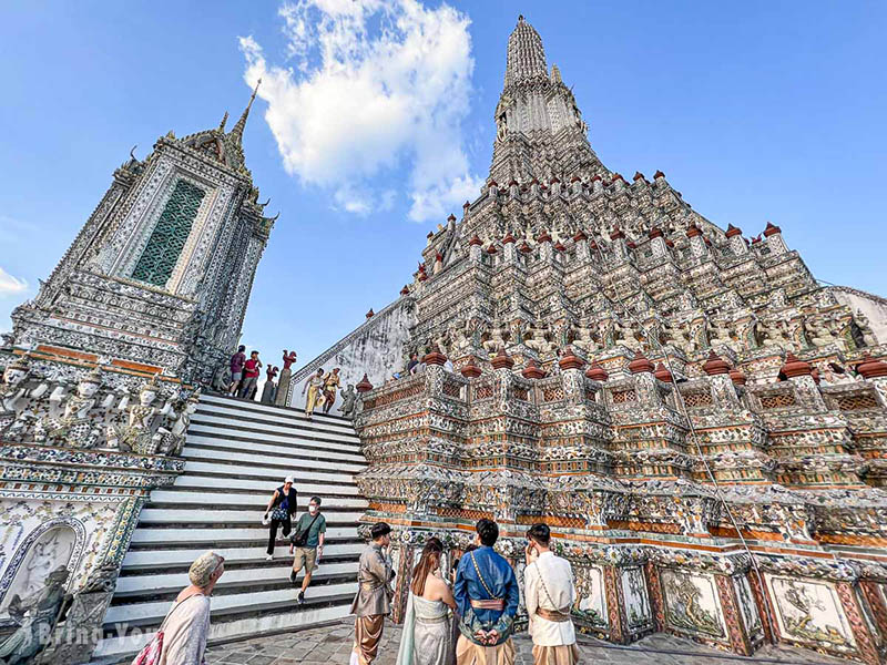 International visitors in Wat Arun Temple 